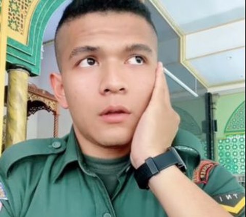 Gagah dan Ganteng, Prajurit TNI AD Ini Melantunkan Sholawat Tarhim Bikin Merinding