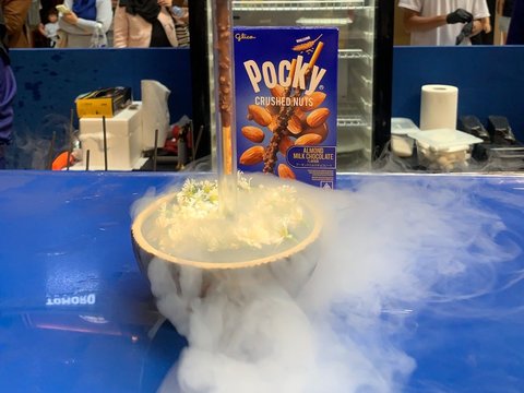Experience Enjoying Pocky Biscuit Sticks at 'Omakase Dining Experience'