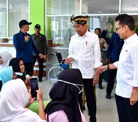 Penampilan Jokowi Kenakan Kampurui Tinjau RSUD Sulteng, Ternyata Ini Filosofinya