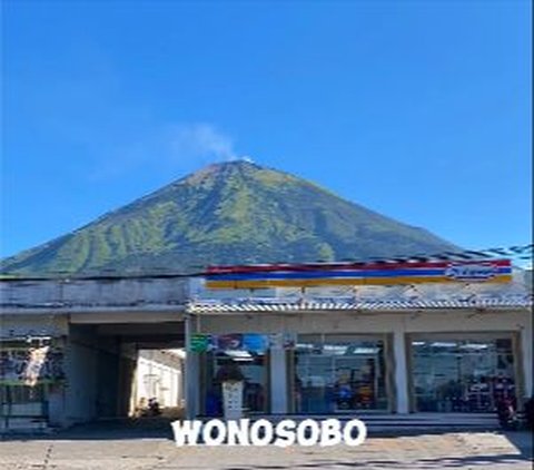 Viral Minimarket Wonosobo Berlatarbelakang Gunung Bak di Jepang, 'Indonesia Tak Ada Obat Sih'