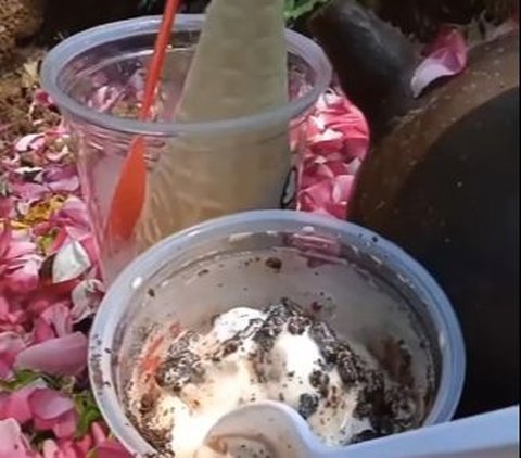 Tangis Pilu Orang Tua Bawakan Es Krim ke Makam Anaknya, Ternyata Jadi Permintaan Terakhir 'Mama Sedikit Saja Ya'