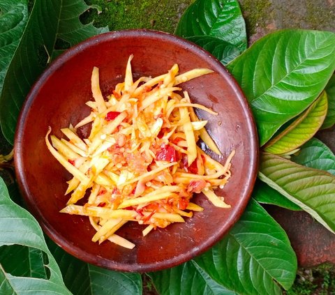Recipe for Fresh Mango Shrimp Paste Sambal, a Combination of Sour and Savory that Refreshes in Hot Weather
