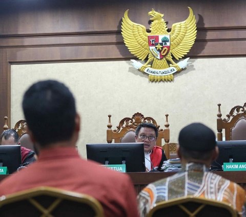 FOTO: Raut Wajah Syahrul Yasin Limpo Mendengarkan 8 Pejabat Kementan Bersaksi di Sidang Lanjutan