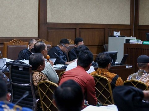 FOTO: Raut Wajah Syahrul Yasin Limpo Mendengarkan 8 Pejabat Kementan Bersaksi di Sidang Lanjutan