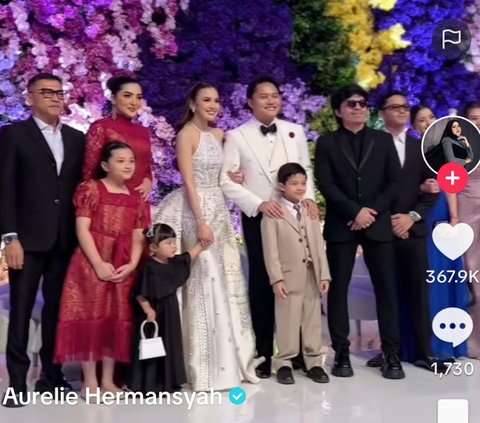 Have to Wait for 3 Hours, 7 Photos of Artists Who Are Willing to Wait in Line to Shake Hands with Rizky Febian and Mahalini at the Wedding Reception