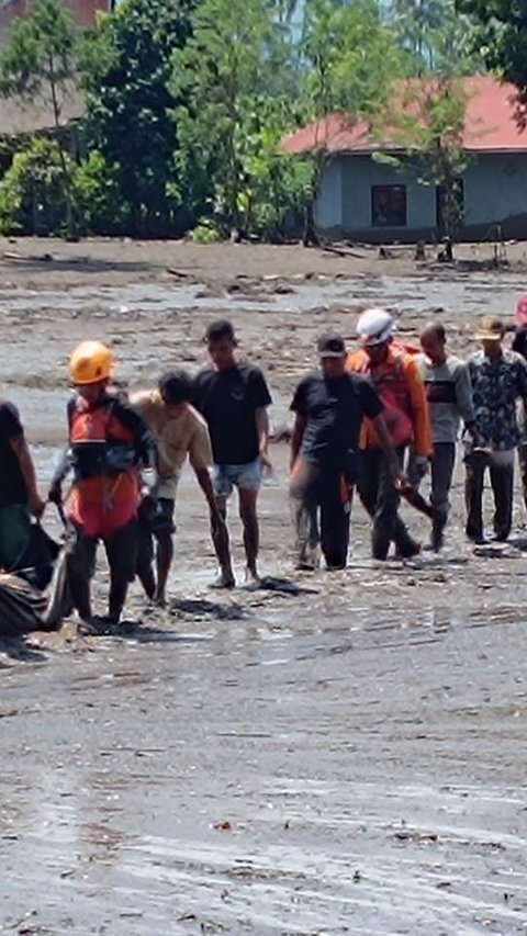 Korban Tewas Banjir Bandang dan Lahar Dingin di Sumbar Bertambah jadi 43 Orang, 15 dalam Pencarian