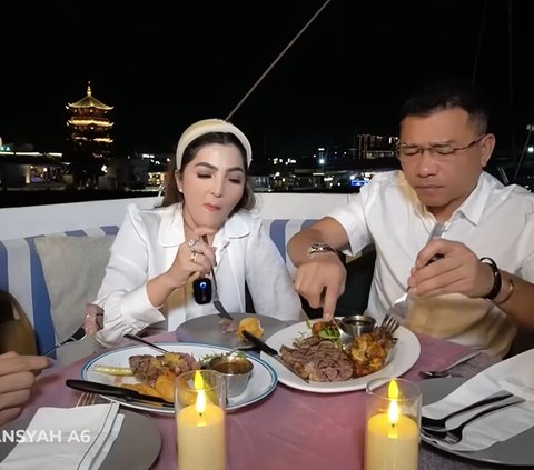 10 Potret Anang & Ashanty di Momen Anniversary Pernikahan ke-12, Dapat Kejutan dari Anak-anak di Atas Kapal