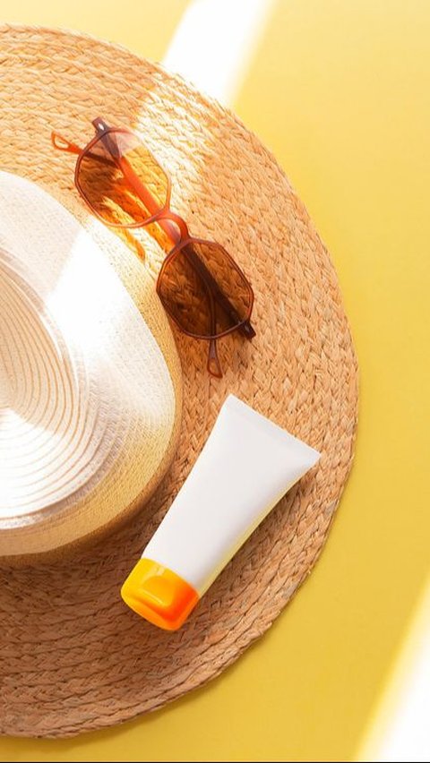 1. Pilih Sunscreen Bertekstur Water atau Gel untuk Mengurangi Resiko Pori Tersumbat<br>