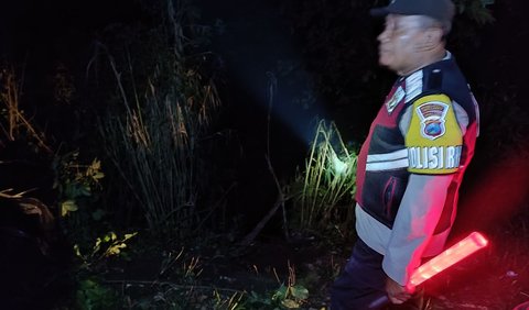 Para korban dievakuasi ke Rumah Sakit terdekat dan beberapa dibawa ke rumah sakit di Kota Malang.