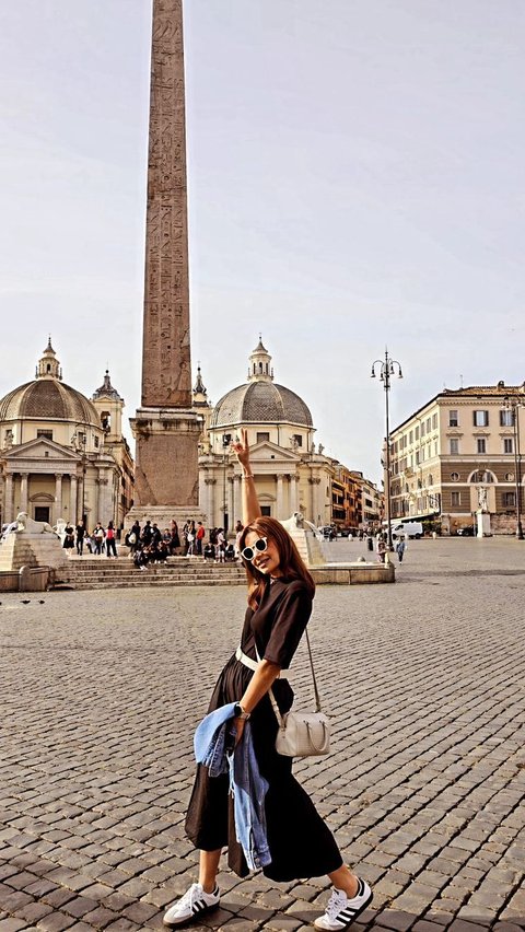 Foto-Foto Cantik Najwa Shihab Liburan di Italy, Happy Bareng Bestie