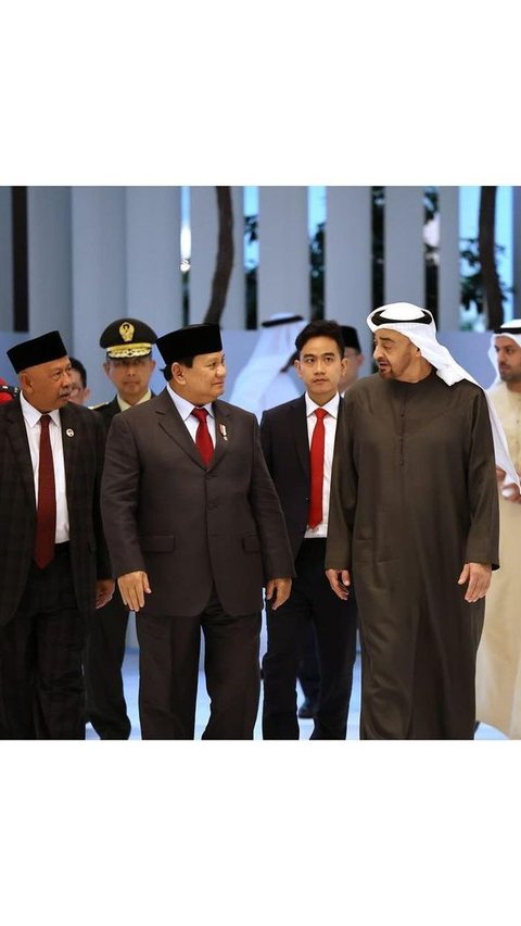 Visit the United Arab Emirates, Prabowo Introduces Gibran to President MBZ, Given 'Zayed Medal'