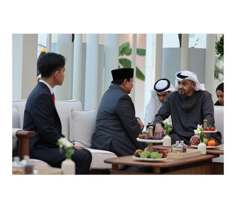 Visiting the United Arab Emirates, Prabowo introduces Gibran to President MBZ, awarded 'Zayed Medal'