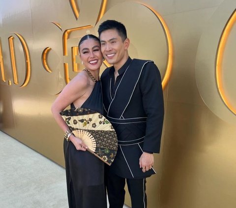 Cantik Banget! Potret Agnez Mo Hadiri Acara Gold Gala, Tampil Elegan dengan Sentuhan Khas Nusantara