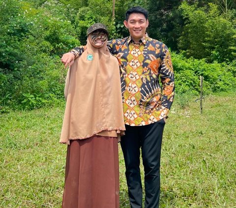 Momen Ifan Seventeen Datangi Putrinya yang sedang Kemping Bersama Teman-temannya dari Pesantren, Sweet Banget!