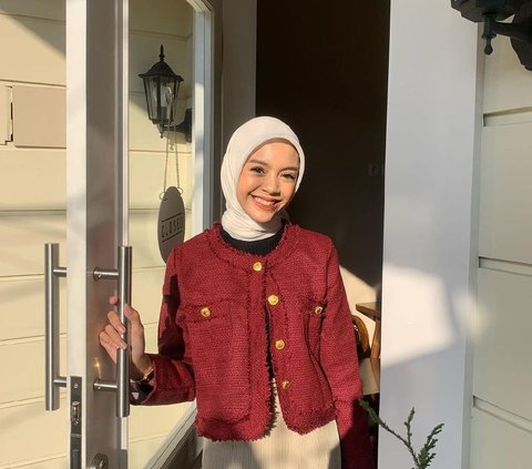 Mix and Match Maroon Outfit Makes Hijaber's Appearance Sweeter