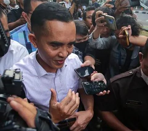 Former Head of Customs Yogyakarta Eko Darmanto Receives Rp23.5 Billion in Gratification, Including from Irwan Mussry Maia Estianty's Husband