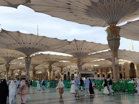 Only 30 Hours in the Holy Land, Hajj Pilgrim Dies after Asr Prayer at the Prophet's Mosque