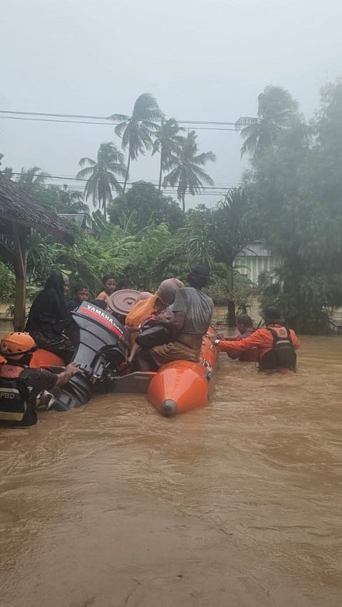 Holding BUMN Kirim 5,5 Ton Paket Sembako untuk Korban Banjir Bandang Luwu, Ini Daerah Sebarannnya