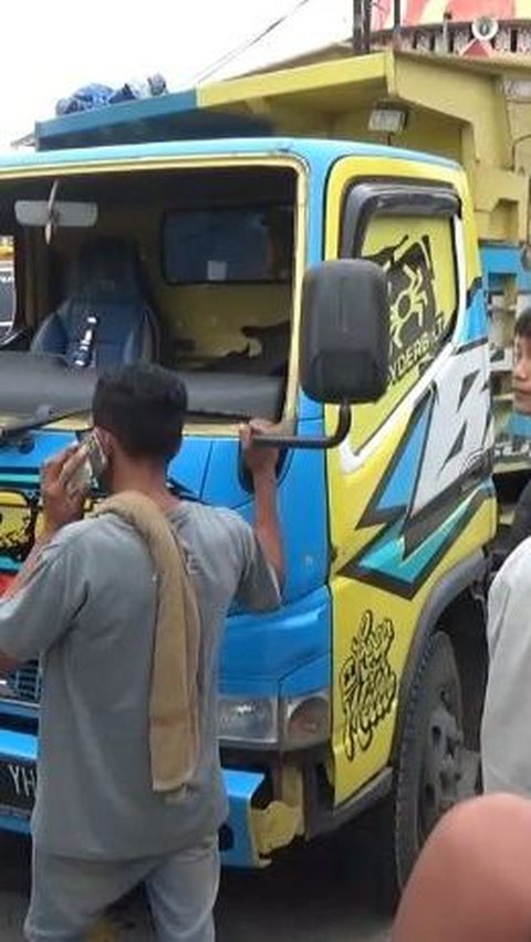 Kronologi Kecelakaan Beruntun 3 Kendaraan di Lumajang, Satu Orang Tewas
