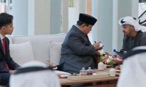 Perlakuan Istimewa Prabowo saat Ketemu Pangeran MBZ di UEA, Pengawalan Super Ketat Serba Putih