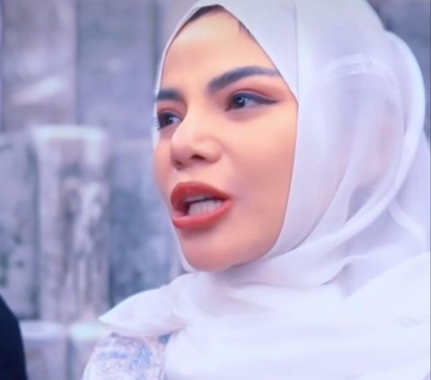 Dinar Candy Ikut Kajian Tampil Cantik Berhijab, Ummi Pipik 'Dakwah itu Merangkul Bukan Memukul'