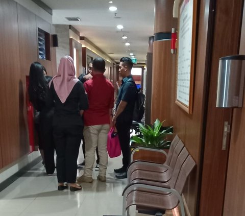 FOTO: Mengintip Suasana Ruangan Penyidik Kejagung saat Sandra Dewi Diperiksa Terkait Kasus Korupsi