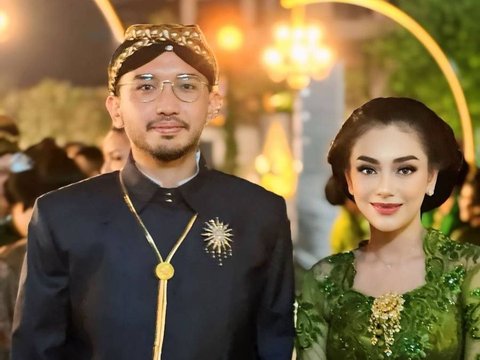 Potret Cantik Celine Evangelista saat Hadir di Acara Mangkunagaran Keraton Surakarta, Tampil Menawan Kenakan Kebaya Hijau