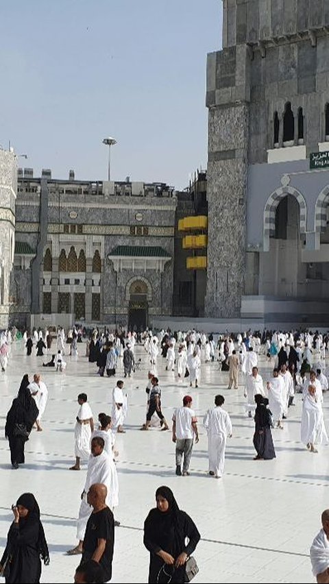 12 Tahun Menanti, Pensiunan Guru SMA Ini Relakan Uang Taspen Demi Berhaji dengan Sang Istri<br>