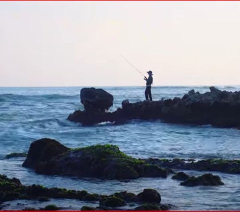 Mengunjungi Pantai Pecaron, The Hidden Paradise di Pesisir Selatan Kebumen