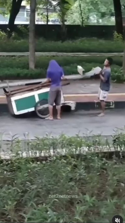 Viral Aksi Pencurian Besi Pembatas Jalan, Polisi Buru Pelaku