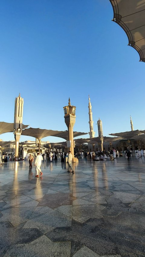 Kemegahan Masjid Nabawi Buat Heppy dan Hari Bergetar hingga Tak Henti Menangis