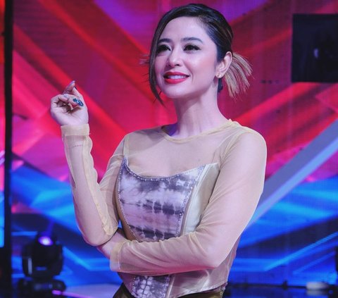 8 Potraits of Dewi Perssik's Magnificent House, Teased for Singing Indian Songs, Secretly a Sultan!