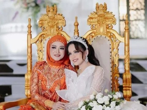 Becoming the Daughter-in-law of Crazy Rich Kalimantan, Putri Isnari is Asked to Wear Lots of Gold