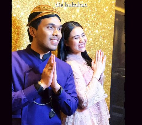 Potret Romantis Thariq Halilintar Lamar Aaliyah Massaid, Sampai Berlutut saat Beri Cincin