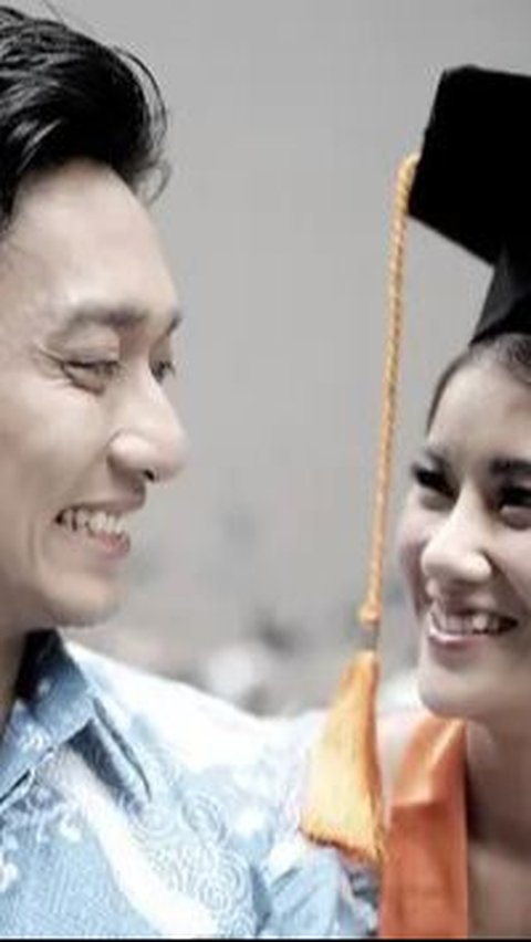 Artis FTV yang memulai debut karirnya pada tahun 2015 ternyata sedang menempuh pendidikan di Universitas Mercu Buana, dengan mengambil jurusan Ilmu Komunikasi.