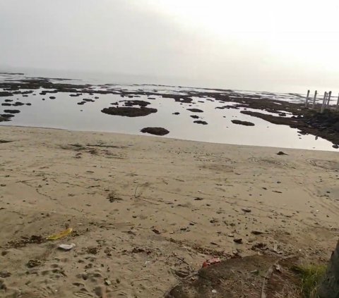 Sisi Lain Pantai Anyer Serang, Ada Vila Terbengkalai di Pinggir Laut dengan Pemandangan Indah