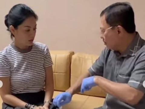 Potret Lulu Tobing Datangi Dokter Terawan di RSPAD untuk Jalani Immunoteraphy, Penampilannya Malah Bikin Salfok