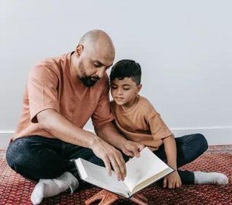 Prayer for Pious Children, and Ways Parents Can Take in Educating Their Sons and Daughters