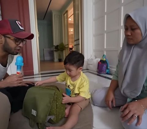 Bongkar Isi Tas Sekolah Rayyanza, Sus Rini 'Ini Spidermannya Gizi Buruk, Tuh Kasihan'