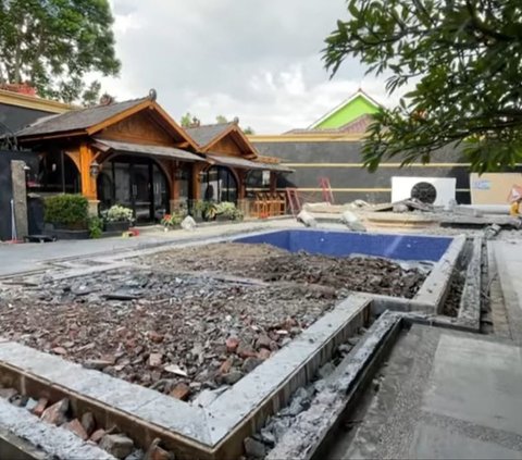 Potret Sule Bongkar Kolam Renang yang Dibuat Seharga Rp800 Juta, Kini Sudah Rata dengan Tanah