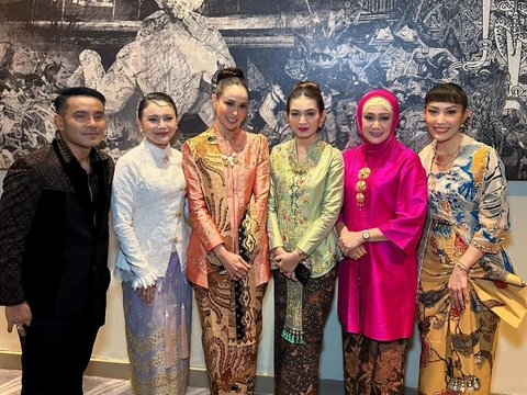 7 Potret Cantik Selvi Ananda dalam Balutan Busana Tradisional, Penampilannya Bikin Salfok