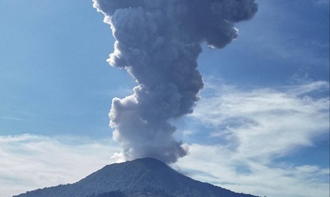 Aktivitas Vulkanik Gunung Ibu Sebabkan Belasan Ribu Kali Gempa