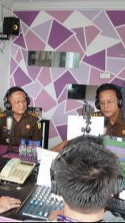 Kasipenkum Kejati Kepri Jadi Penyiar Radio