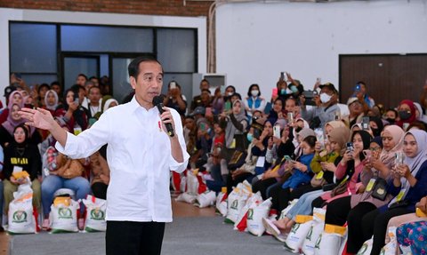 PDIP Endus Rencana Jokowi Lanjutkan Distribusi Bansos Beras hingga Desember Cawe-Cawe untuk Pilkada