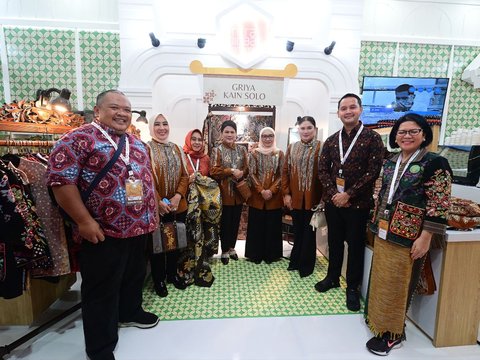 Kepincut, Ibu Negara Beli Batik dan Gelang dari UMKM Mitra Binaan Pertamina