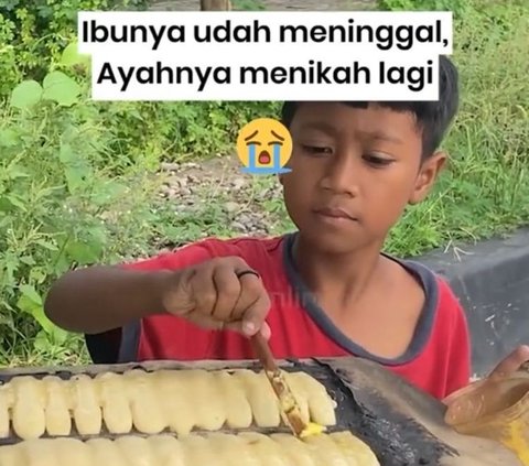 Anak 10 Tahun Sebatang Kara Ini Jalan Kaki 5 Km Jualan Kue Pancong Keliling, Hanya Dapat Upah Rp 15 Ribu Sehari