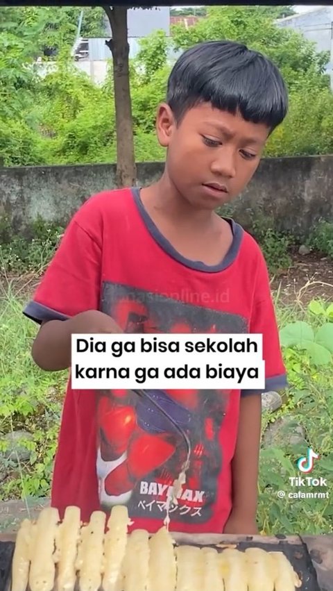 Untuk makan saja sulit, mau tak mau Aco pun harus putus sekolah.