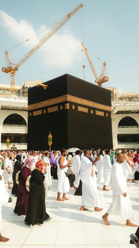 6 Syarat Tawaf agar Ibadahnya Sah, Salah Satunya Memulai dan Mengakhiri di Hajar Aswad