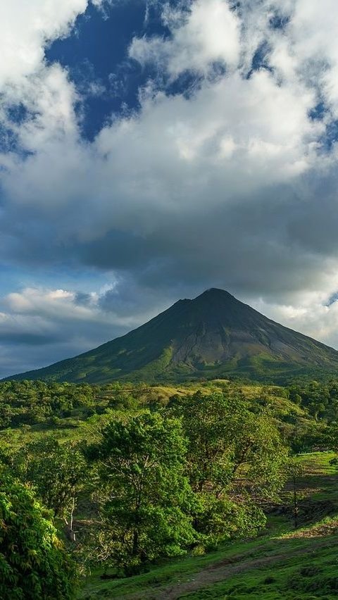 <br>Gunung Slamet Status Waspada, Tak Boleh Ada Aktivitas Dalam Radiius 3 Km