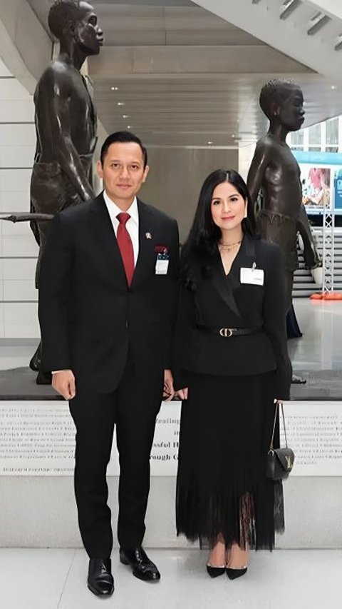 Portrait of Annisa Pohan Accompanying Her Husband in the United States, Wearing Rp11 Million Shoes
